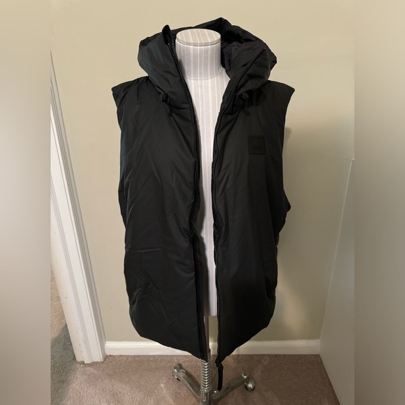 Rains Loop Vest - Picture 3 of 5